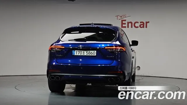 Maserati Levante 2019 thumb 12