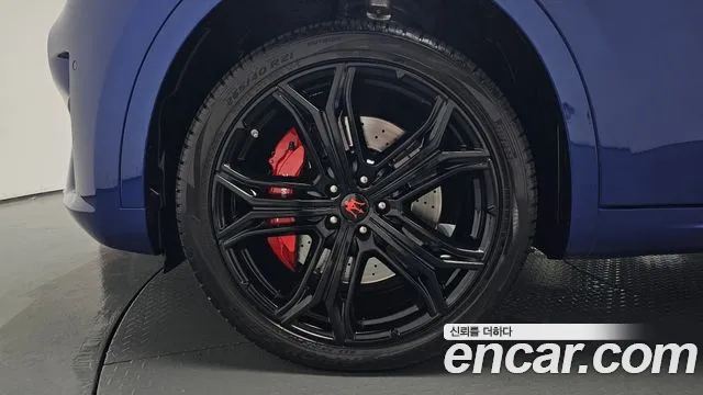 Maserati Levante 2019 thumb 6