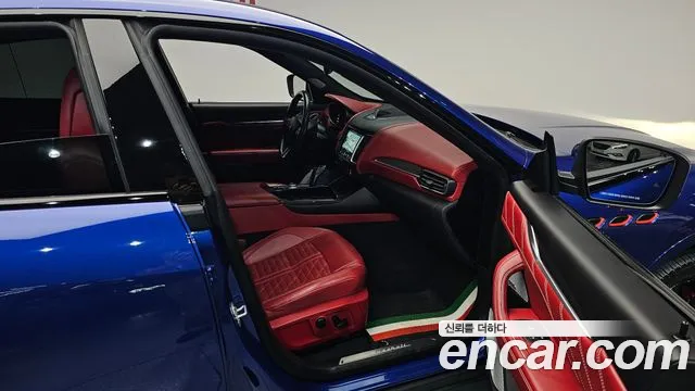Maserati Levante 2019 thumb 8