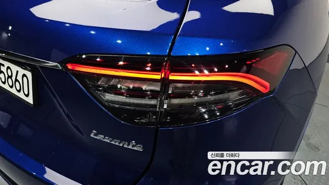 Maserati Levante 2019 thumb 10