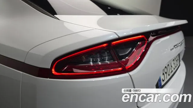 Kia Stinger 2019 thumb 2
