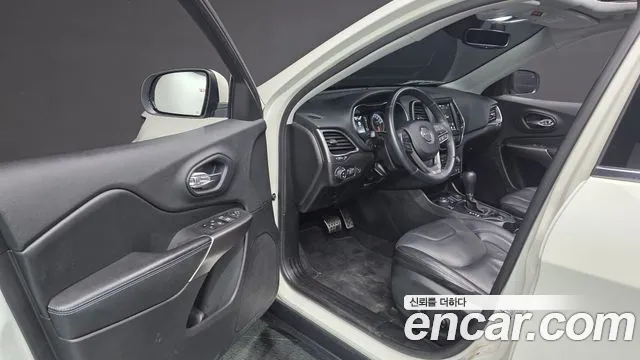 Jeep Cherokee 2019 thumb 3