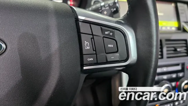 Land Rover Discovery Sport 2019 thumb 10