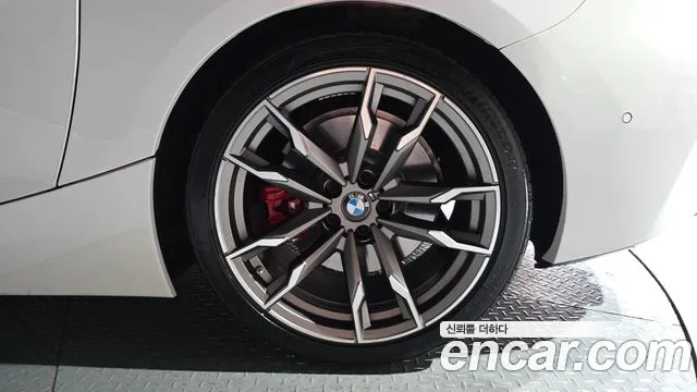 BMW Z4 2023 thumb 3