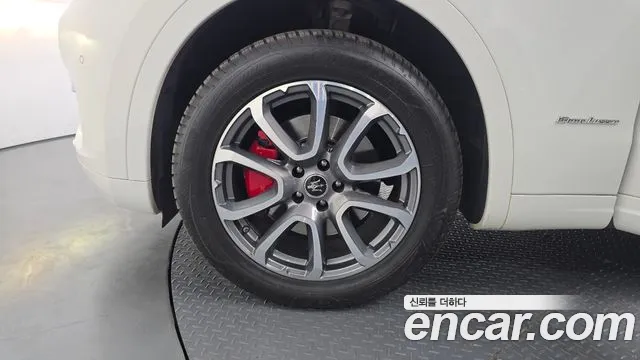 Maserati Levante 2020 thumb 11