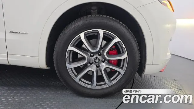 Maserati Levante 2020 thumb 9