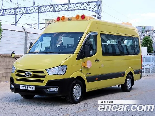 Hyundai Staria 2019 thumb 2