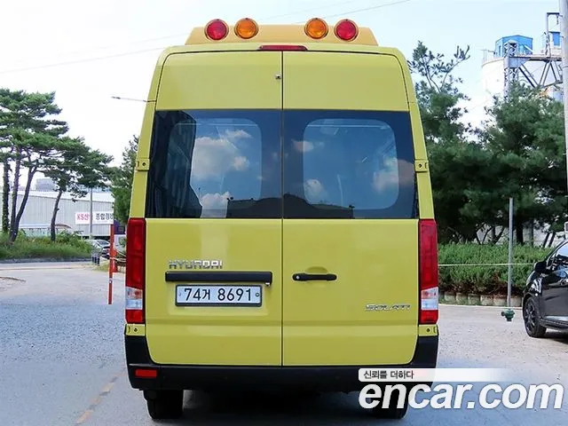 Hyundai Staria 2019 thumb 4