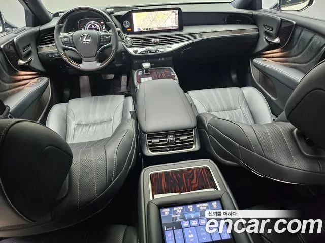 Lexus LS 2022 thumb 6
