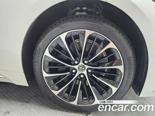 Lexus LS 2022 thumb 5