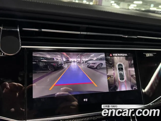Audi SQ8 2021 thumb 6