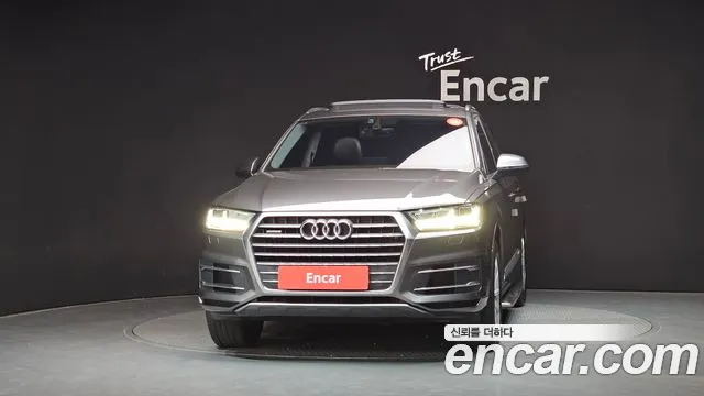 Audi Q7 2019 thumb 5