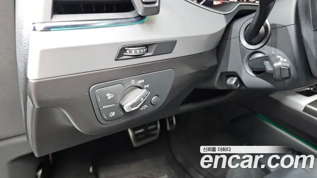Audi Q7 2019 thumb 2