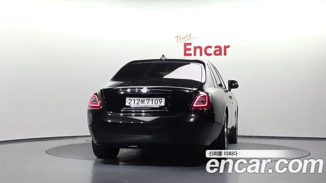 Rolls-Royce Ghost 2021 thumb 4