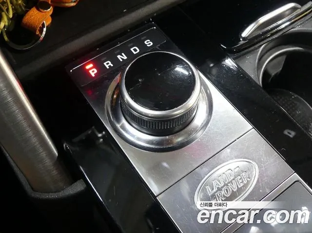 Land Rover Discovery 2017 thumb 9