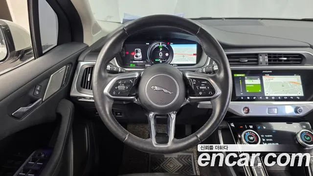 Jaguar I-PACE 2019 thumb 10