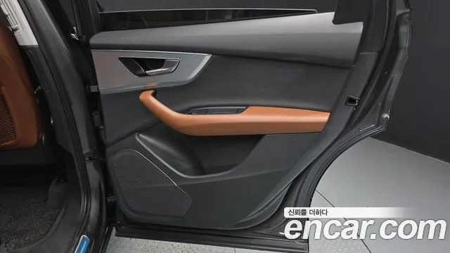Audi Q7 2020 thumb 12