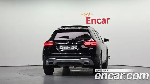 Mercedes-Benz GLA 2019 thumb 2