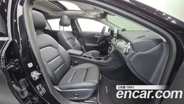 Mercedes-Benz GLA 2019 thumb 4