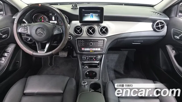 Mercedes-Benz GLA 2019 thumb 8
