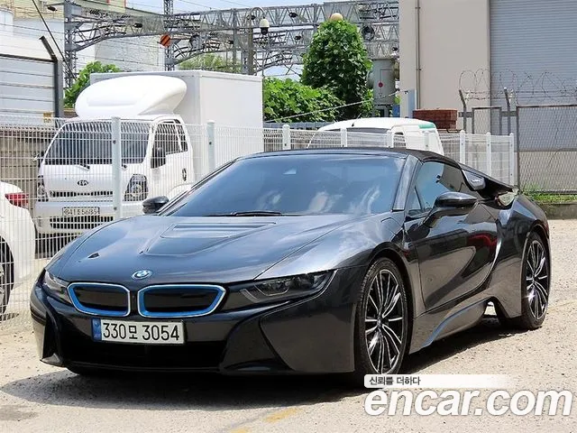 BMW i8 2019 thumb 10