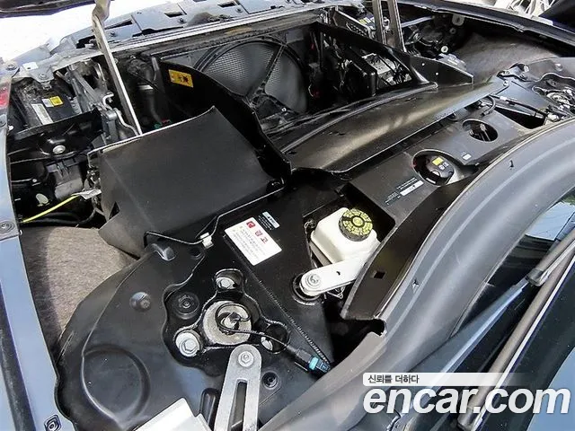 BMW i8 2019 thumb 8
