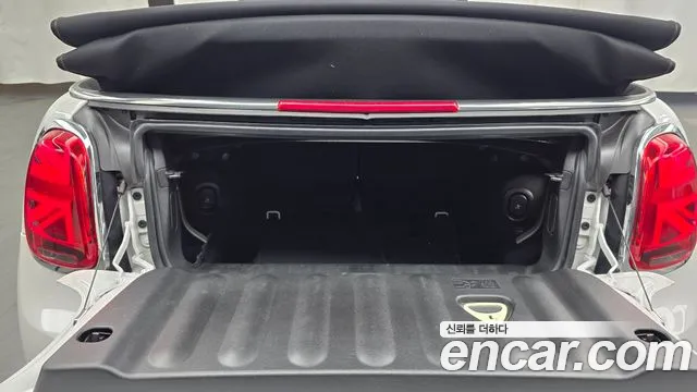 Mini Cooper Convertible 2024 thumb 2