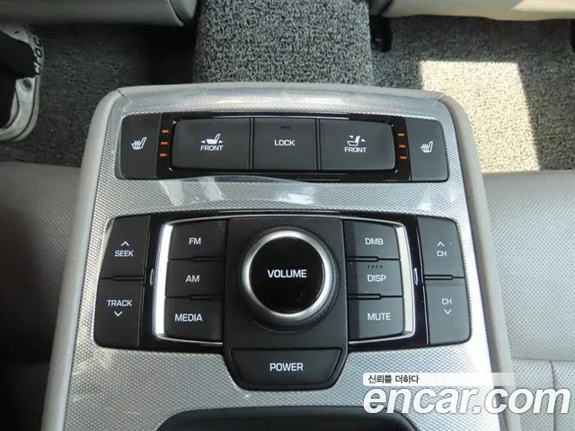 Genesis G80 2019 thumb 2