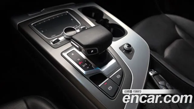 Audi Q7 2019 thumb 12