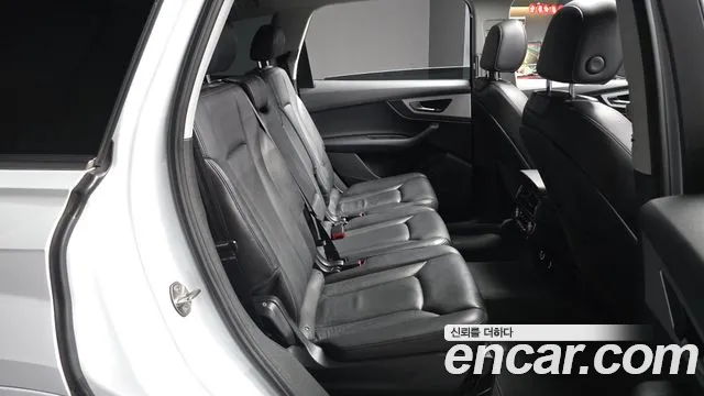Audi Q7 2019 thumb 6