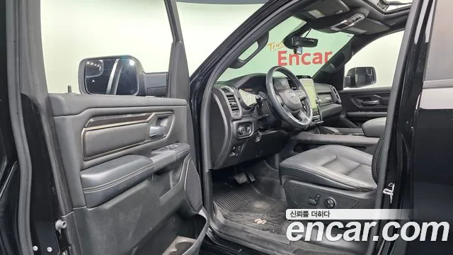 Dodge Ram Pick Up 2020 thumb 4