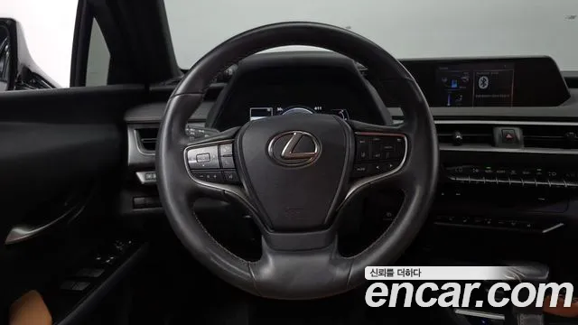 Lexus UX 2019 thumb 2
