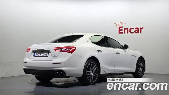 Maserati Ghibli 2019 thumb 11