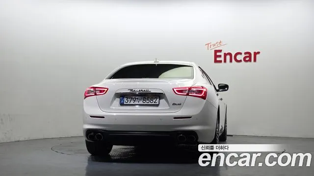 Maserati Ghibli 2019 thumb 8