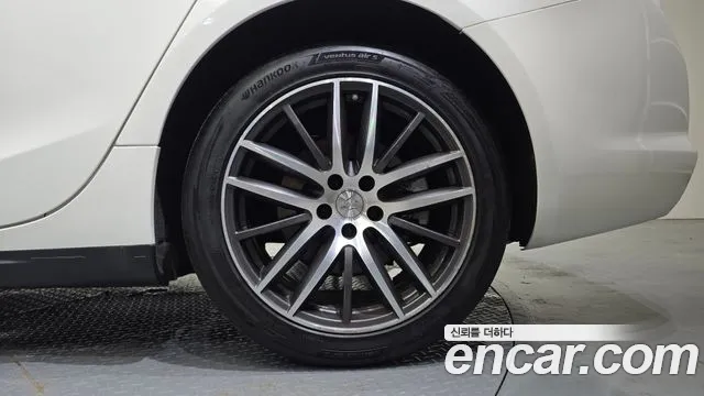 Maserati Ghibli 2019 thumb 7