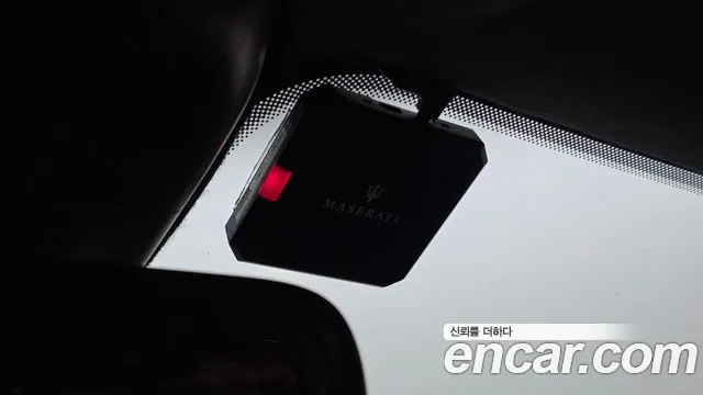 Maserati Ghibli 2019 thumb 3