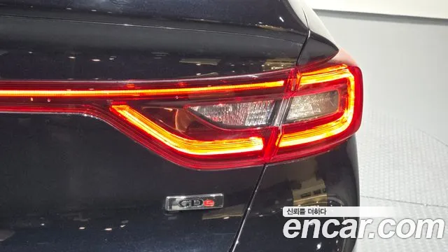 Renault Megane 2019 thumb 8