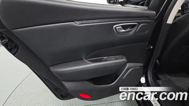 Renault Megane 2019 thumb 3