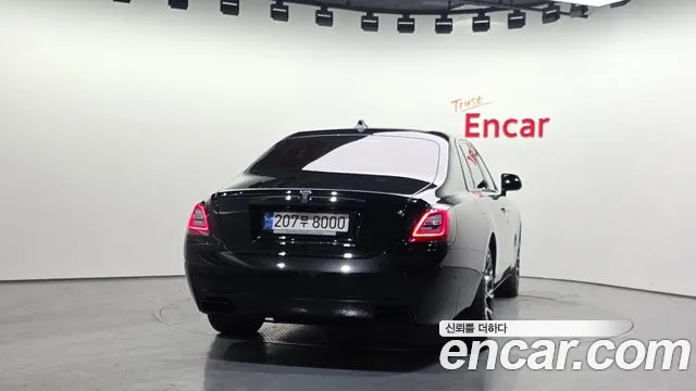 Rolls-Royce Ghost 2023 thumb 11