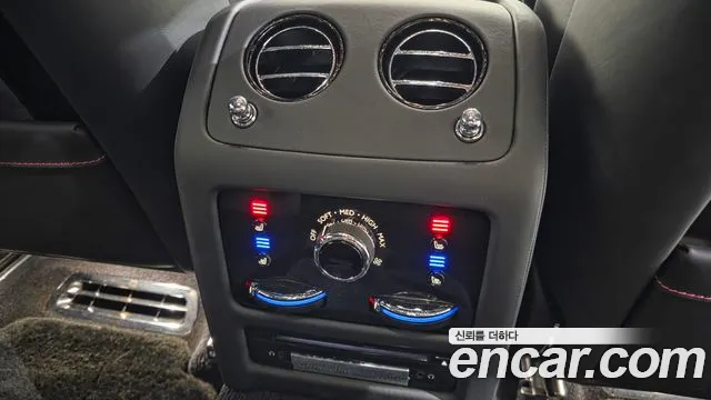 Rolls-Royce Ghost 2023 thumb 4