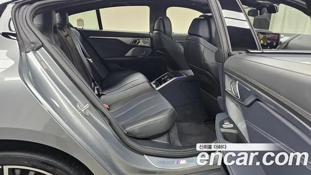 BMW 8 серии 2025 thumb 11