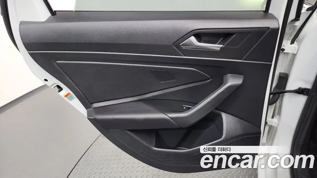 Volkswagen Jetta 2021 thumb 7