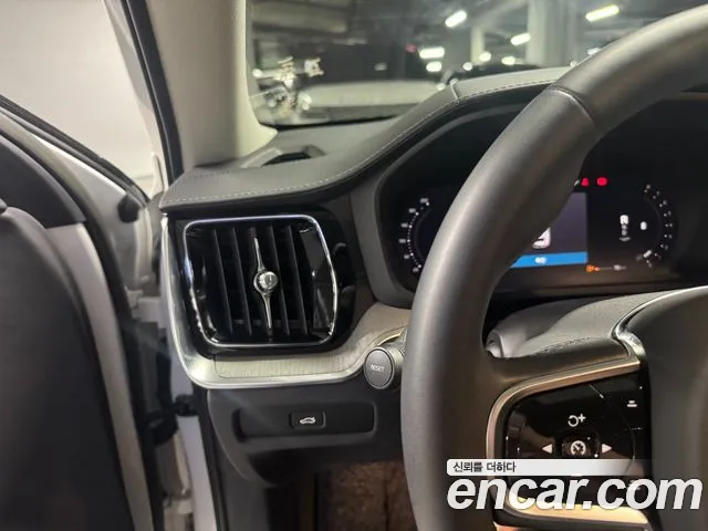 Volvo V60 2022 thumb 2