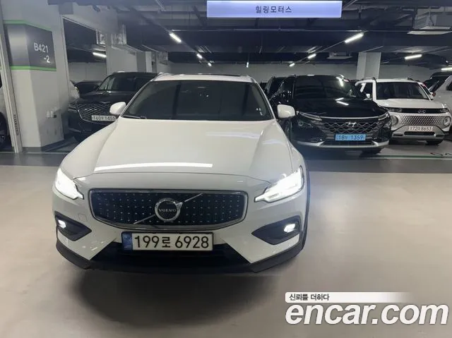 Volvo V60 2022 thumb 10