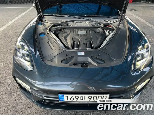 Porsche Panamera 2021 thumb 2