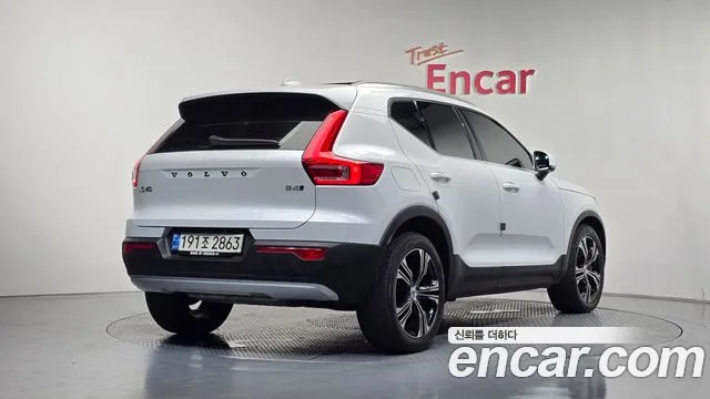 Volvo XC40 2021 thumb 9