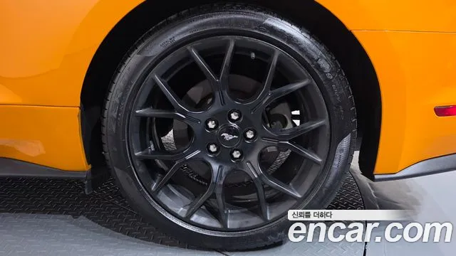 Ford Mustang Mach-E 2019 thumb 3