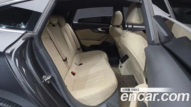 Audi A5 2020 thumb 5