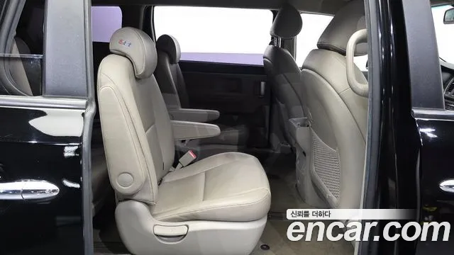 Kia Carnival 2019 thumb 6