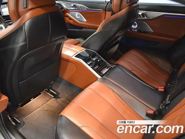 BMW 8 серии 2023 thumb 11